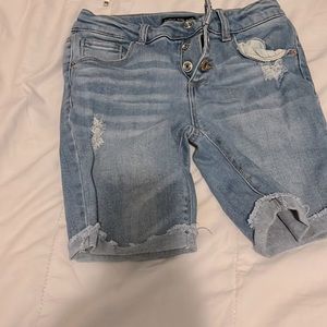 Need space , i have a lot of clothes trying to get rid of some